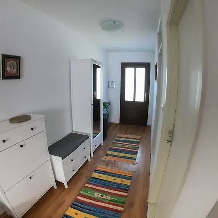 House 1942 * Puntera