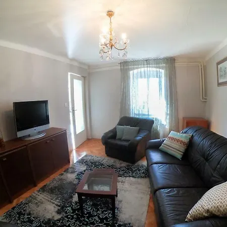 Сasa de vacaciones House 1942